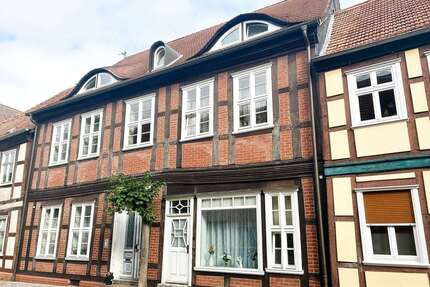 Haus zum Kaufen in Lenzen 269.000,00 € 494 m²