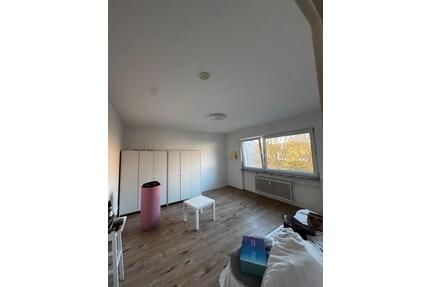 1 Zimmer Wohnung Rödelheim - 680,00&nbsp;EUR Kaltmiete, ca.&nbsp; 20,00&nbsp;m&sup2; in Frankfurt am Main (PLZ: 60489) Rödelheim