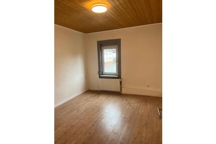 Voll renovierte 3-Zimmer-Wohnung (85–93 m²) - Leun