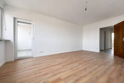 RENOVIERT: mit Balkon am Park - Perfekt für junge Familie oder Paar - Regensburg Reinhausen