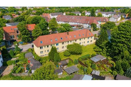 Helle 1-Zimmer-Dachgeschosswohnung mit Einbauküche in Lübeck-Kücknitz zu vermieten!