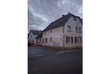 Grundstück mit Haus - 97.000,00&nbsp;EUR Kaufpreis, ca.&nbsp; 130,00&nbsp;m&sup2; in Großwallstadt (PLZ: 63868)