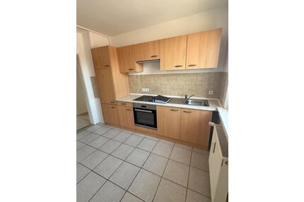 3 Zimmer Wohnung EBK BAD ab sofort frisch renoviert. - Plattenburg