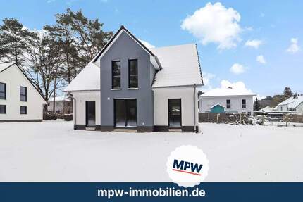 Ab ins Eigenheim: neu gebautes Haus mit großem Grundstück - Michendorf Wildenbruch
