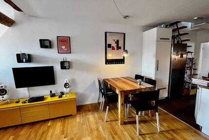 Wo Geschichte auf Gemütlichkeit trifft: Ihr neues Zuhause unterm Dach - Salem