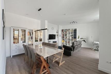 Provisionsfrei: 109 m² mit Aufzug, Stellplatz und 4-Zi.-Potenzial - Magdeburg Alte Neustadt