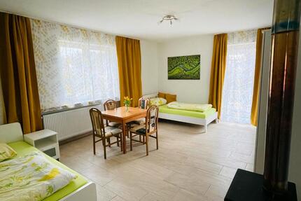 Voll möblierte Wohnung für 4-5 Personen, Monteurzimmer - Oberschneiding