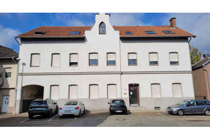 Drei-Zimmer-ETW mit großer Terrasse in kernsaniertem Kloster - Eschweiler / Röhe