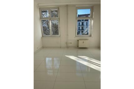 2 Zimmerwohnung in Steglitz - 1.300,00&nbsp;EUR Kaltmiete, ca.&nbsp; 70,00&nbsp;m&sup2; in Berlin (PLZ: 13437) Reinickendorf