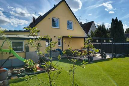 Exklusives EFH aus 2017 - stilvolles Wohnen am Feldrand - Egelsbach