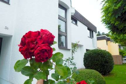 Haus zum Mieten in Taunusstein 3.226,00 € 218 m²