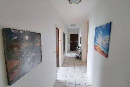 Lichtdurchflutete 3-Zimmer-Wohnung mit schönem Ausblick ! - Düsseldorf Unterrath