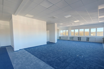 Büro in Urbach 2.343,00 € 213 m²