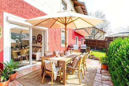 Haus zum Kaufen in Reichenbach 299.999,00 € 274 m²