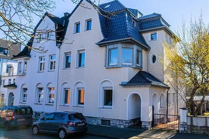 Clever wohnen: Eigenheim mit zwei vermietbaren Wohnungen - Eschweiler