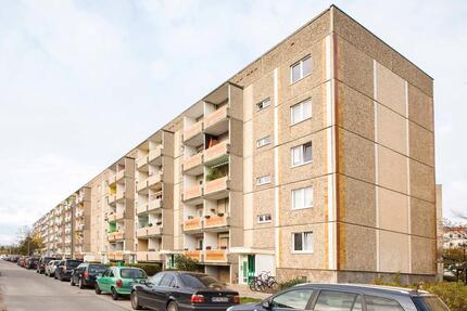 Genießen Sie den Ausblick! - 262,00&nbsp;EUR Kaltmiete, ca.&nbsp; 59,96&nbsp;m&sup2; in Neubrandenburg (PLZ: 17034) Datzeberg