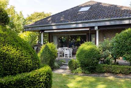 Haus zum Kaufen in Ganderkesee 355.000,00 € 160 m²