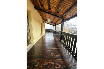 Haus zum Kaufen in Laichingen 560.000,00 € 328 m²