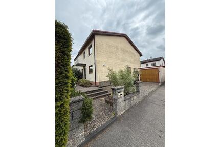 Privat: Lichtdurchflutete DHH (Massivbauweise) 74172 NSU-Neuberg - Neckarsulm