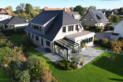 Haus zum Kaufen in Elmenhorst 1.299.000,00 € 288 m²