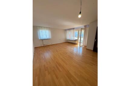 Provisionsfrei: 3-Zimmer-Wohnung mit Balkon - Renningen