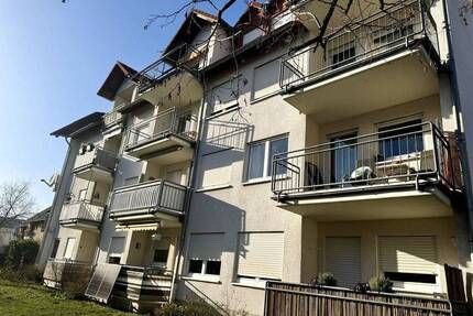 Lichtdurchflutete 2 ZKB mit Loggia und PKW-Stellplätzen ! - Bad Dürkheim