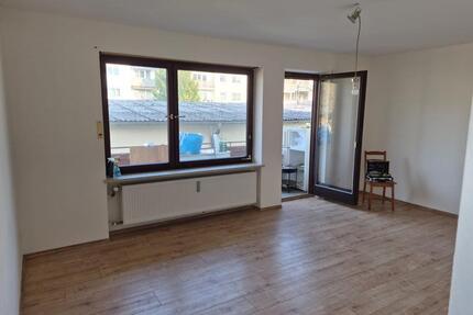 Schicke Wohnung mit Balkon und Einbauküche in Burgkirchen an der - Burgkirchen an der Alz