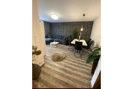 Helle 4,5 Zimmer-Wohnung mit Balkon & Keller -91 m2 , modern reno - Villingen-Schwenningen