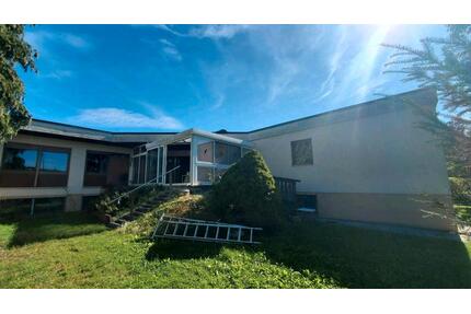 Einfamilienhaus mit Garten und Garage zu verkaufen - Vilsbiburg