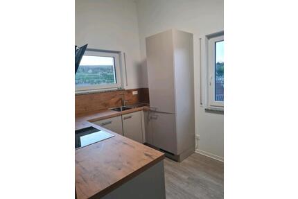 Helle Dachgeschoss Wohnung - 2.030,00&nbsp;EUR Kaltmiete, ca.&nbsp; 100,00&nbsp;m&sup2; in Bahlingen am Kaiserstuhl (PLZ: 79353)