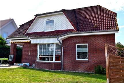 Haus zum Kaufen in Altefähr 369.000,00 € 121.43 m²