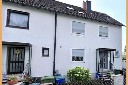 Platz für die ganze Familie - 1 3 0 qm Reiheneckhaus mit Sonnenterrasse und Spielgarten in TOP Lage - Roth