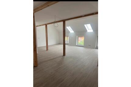 Exklusive Galerie Wohnung auf 2 Ebenen 1000€ in Unterschambach - Saal an der Donau