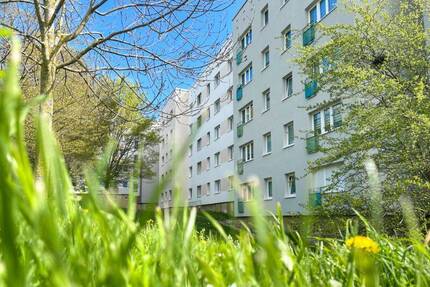 Charmante 3 Zimmerwohnung EG mit Balkon und Dusche - Ideal für Senioren - Erfurt Herrenberg
