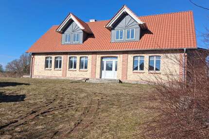 Haus zum Kaufen in Behren-Lübchin 980.000,00 € 275 m²