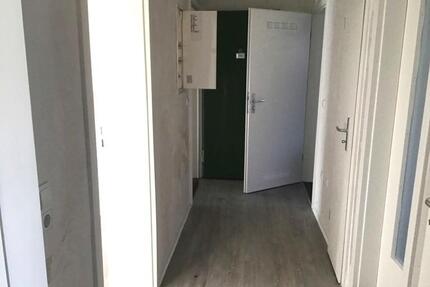 Frei zum 15.04.2026.: Helle 3-Zimmer-Wohnung mit modernemTageslichtbad und Balkon - Düsseldorf Stadtbezirk 6
