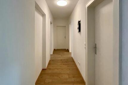 3-Zi-Wohnung mit Balkon und 2-KFZ-Stellplätzen in Schierling - Rohr in Niederbayern