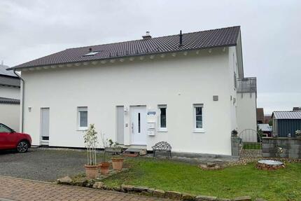 Moderne 3-Zimmer-Wohnung mit Einbauküche u. Balkon in Neunkirchen
