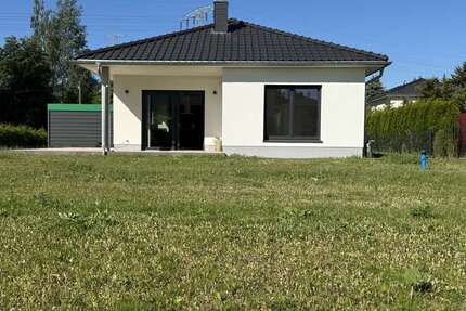 Haus zum Mieten in Taucha 2.100,00 € 135 m²
