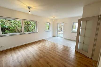 ! EG Wohnung mit großer Terrasse und Gartenanteil ! - Berlin Altglienicke