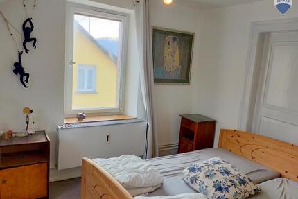 Renovierungsbedürftige 2 Zimmer DG-Wohnung ab 01.04.2026 in zentraler Lage! - Wehr