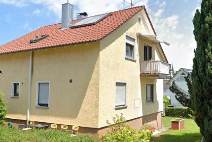 Freistehendes Zweifamilienhaus mit großem Grundstück - Berg