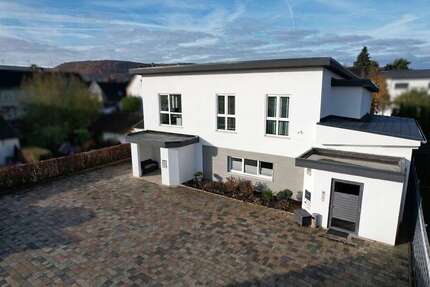 Wohnung zum Mieten in Lauenförde 900,00 € 119 m²
