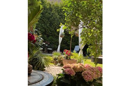 Schöne EG Eigentumswohnung 3 Zimmer Garten über 100 qm 160,- HG - Kerpen