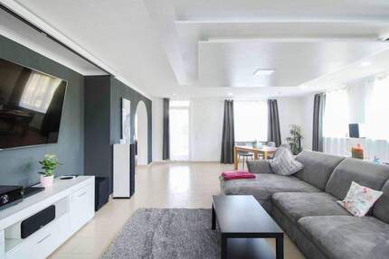 Saniertes Einfamilienhaus mit einer unverbaubaren Aussicht - Marienfels