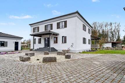 Haus zum Kaufen in Pförring 1.500.000,00 € 220 m²