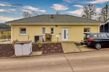Modernes Einfamilienhaus mit Terrasse, Garage & PV im Neubaugebiet Klausen