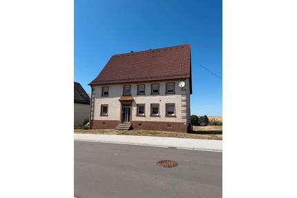 Charmanter Altbau mit viel Platz und großem Potenzial - Höheinöd