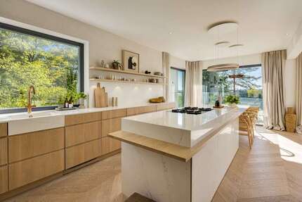Haus zum Kaufen in Herrsching am Ammersee 3.290.000,00 € 240.81 m²