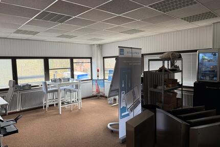 Gewerbehalle mit Büroräume - 1.176,00&nbsp;EUR Kaltmiete, ca.&nbsp; 181,00&nbsp;m&sup2; in Ahrensburg (PLZ: 22926)